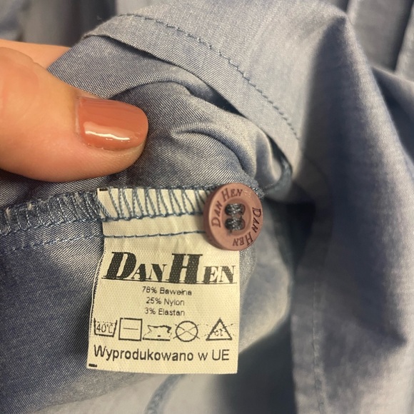 Stunning DanHen Vintage European Made Tailored Blouse Slight Stretch & Sheen S 6 - Picture 6 of 6